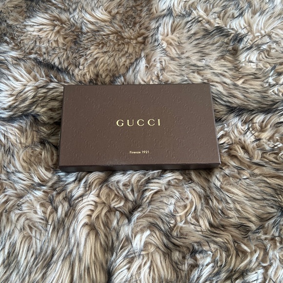 Gucci mini G wallet. - Picture 2 of 6